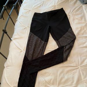 Yogalicious black leggings size S